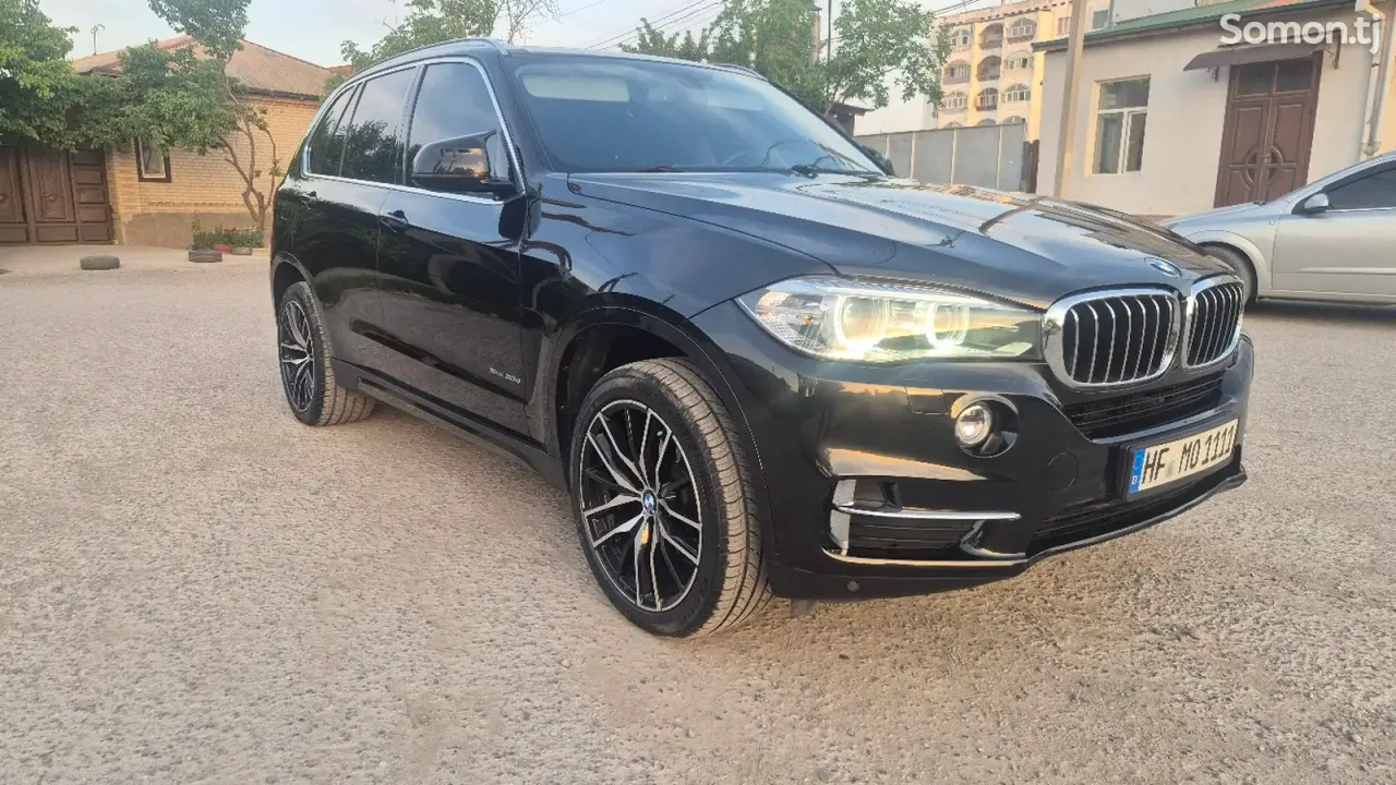 BMW X5 2015 · 3.0 AT