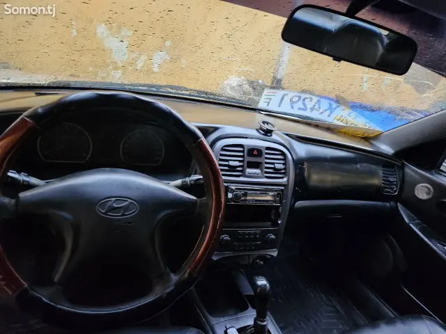 Hyundai Sonata 2002 · 2.0 MT