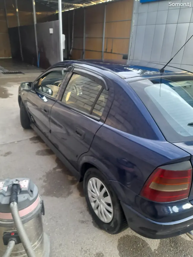 Opel Astra G 1998 · 0.6 MT