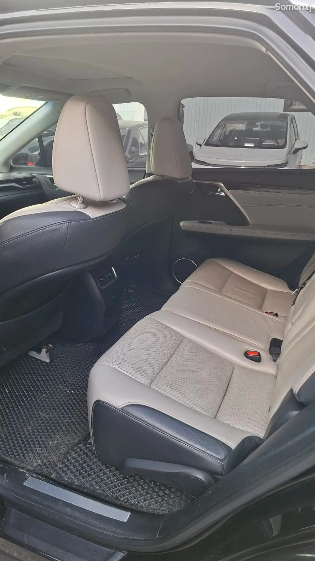 Lexus RX series 2017 · 3.5 AT