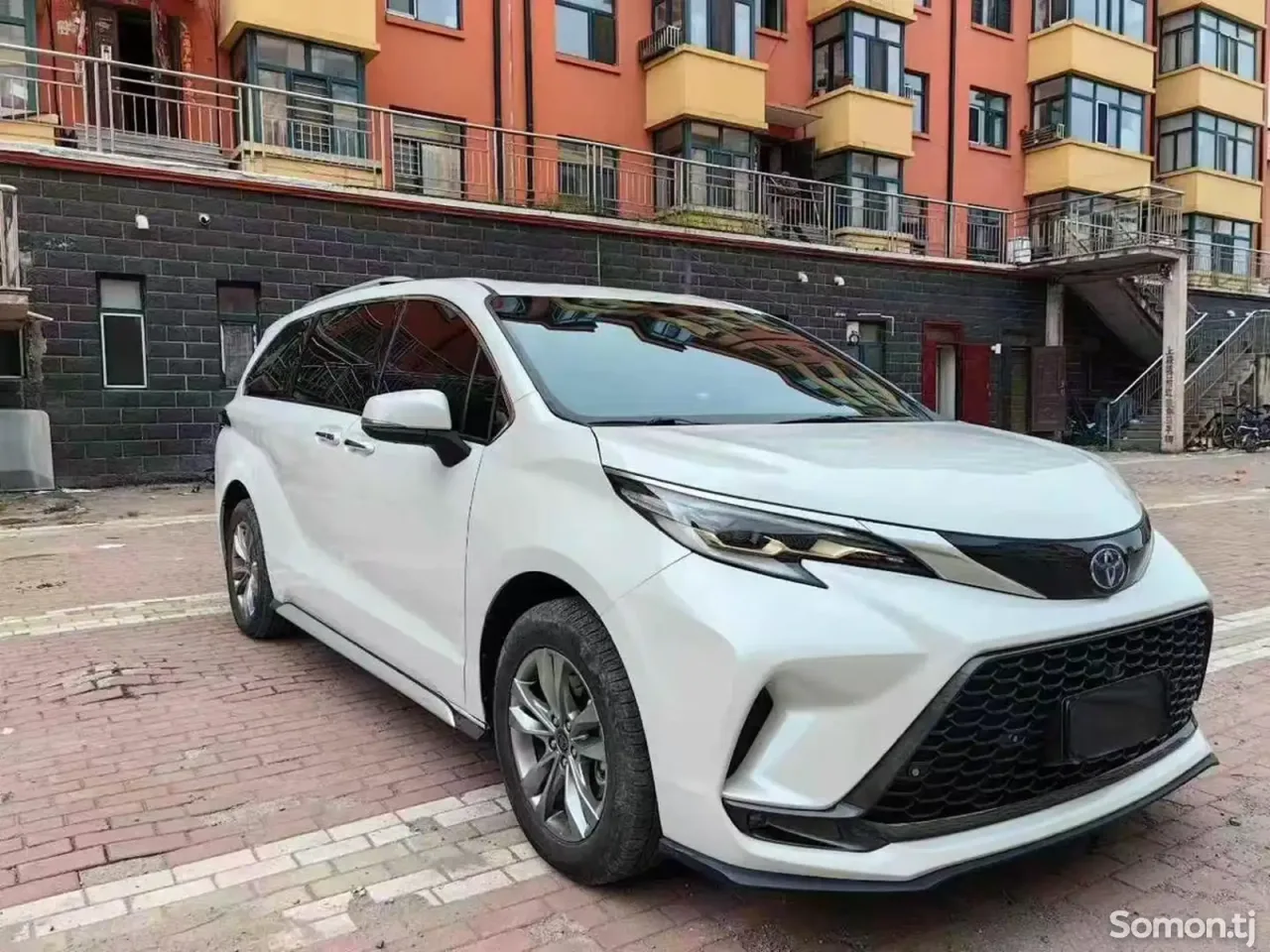 Toyota Granvia 2023 · 2.5 AT