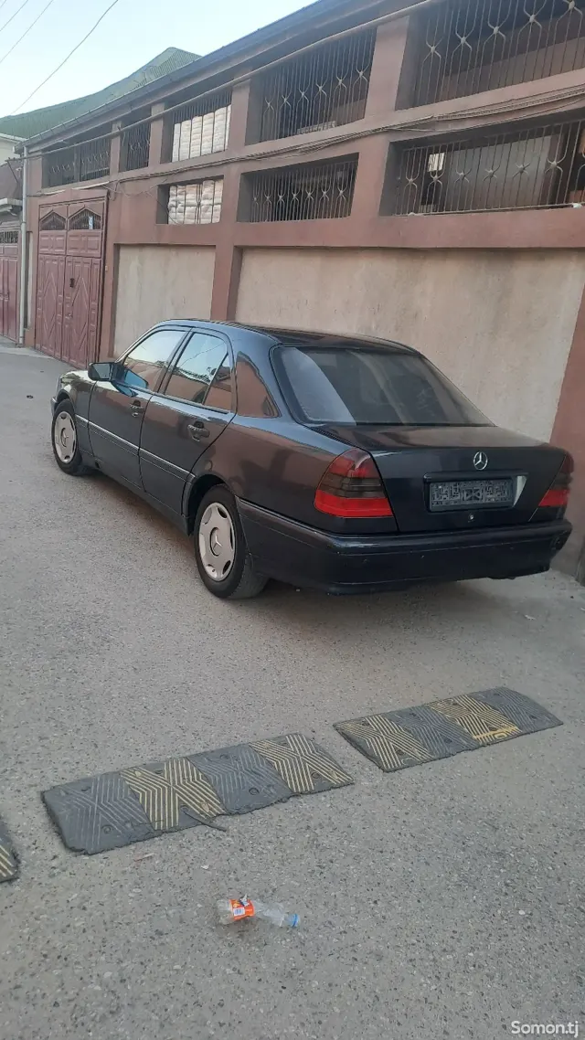 Mercedes-Benz C class 1996 · 2.0 MT