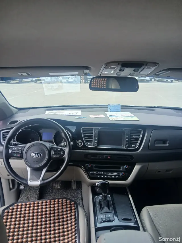 Kia Carnival 2016 · 2.2 AT