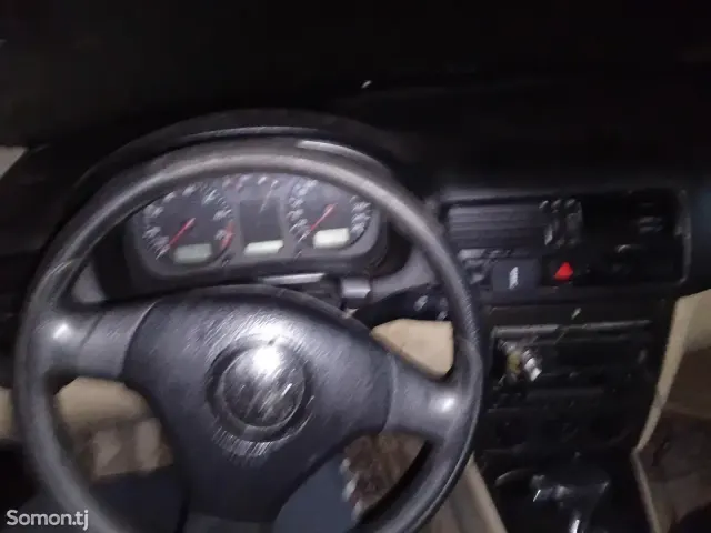 Volkswagen Bora 2001 · 2.0 AT