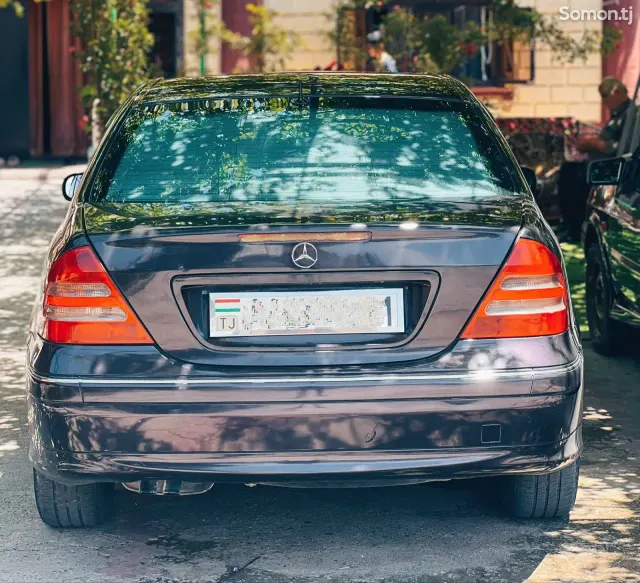 Mercedes-Benz C class 2003 · 2.4 AT