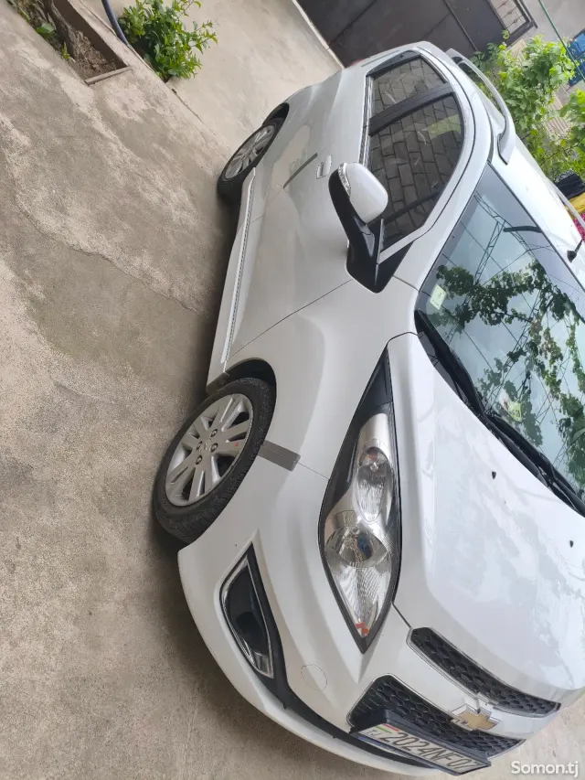 Chevrolet Spark 2015 · 1.1 AT