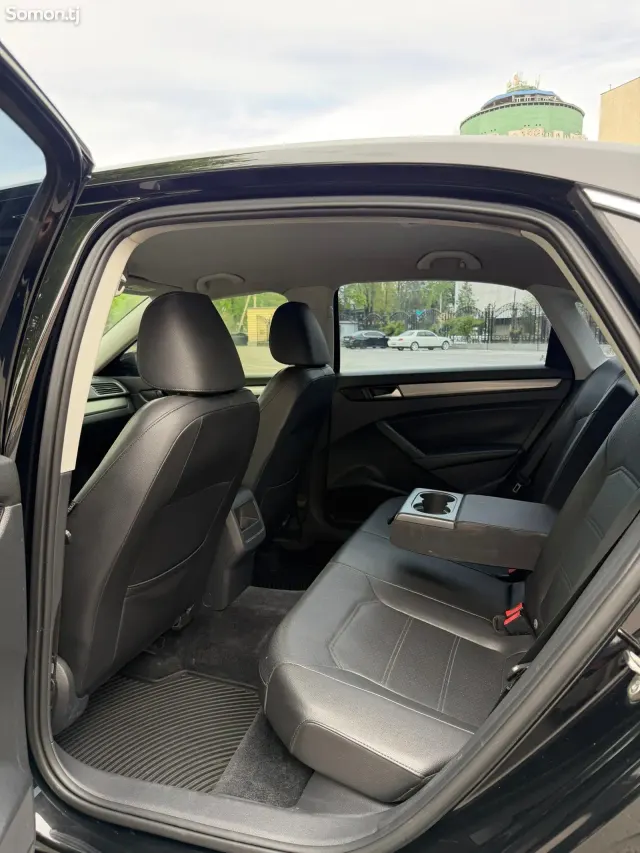 Volkswagen Passat 2015 · 1.8 AT