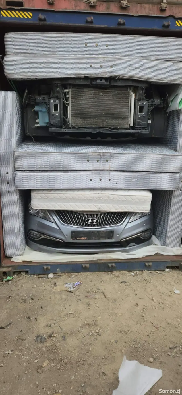 Hyundai Grandeur 2015 · 2.4 AT