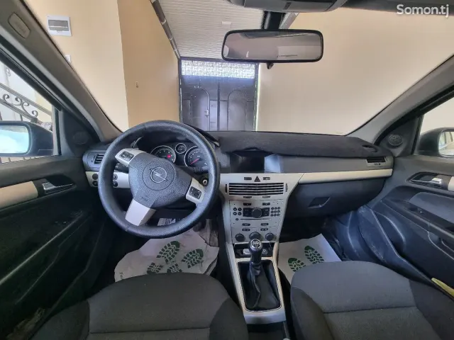 Opel Astra H 2007 · 1.6 MT