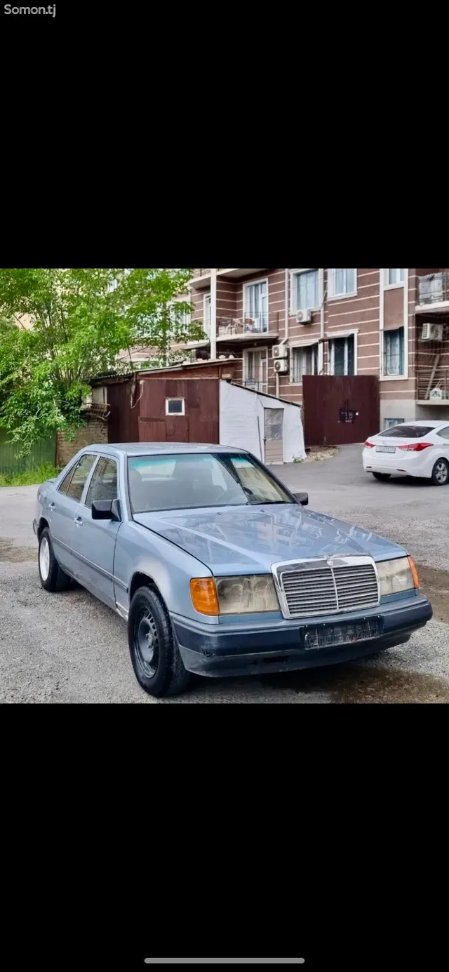 Mercedes-Benz W124 1987 · 2.5 MT