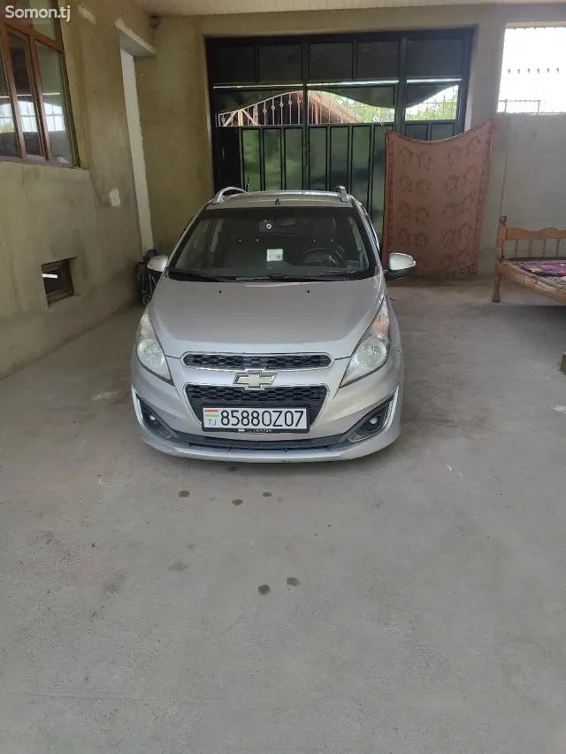 Chevrolet Spark 2015 · 1.3 AT