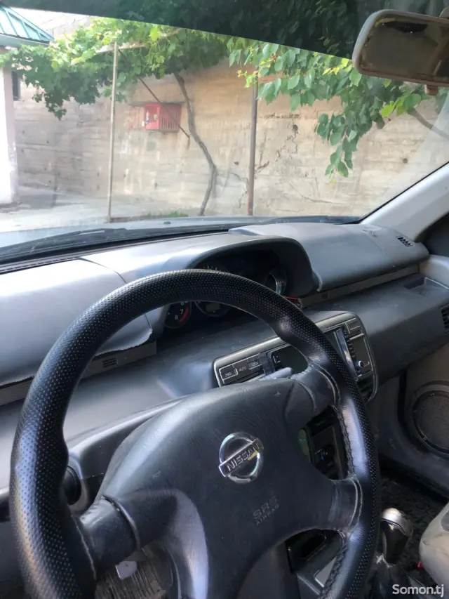 Nissan X-Trail 2002 · 2.0 MT