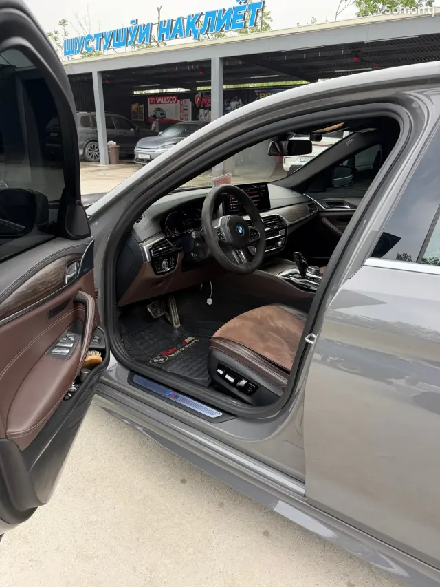 BMW 5 series 2022 · 2.3 AT