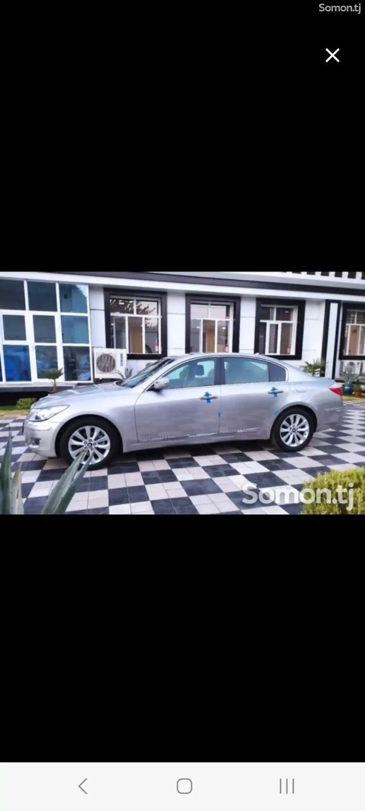 Hyundai Genesis 2010 · 3.3 AT