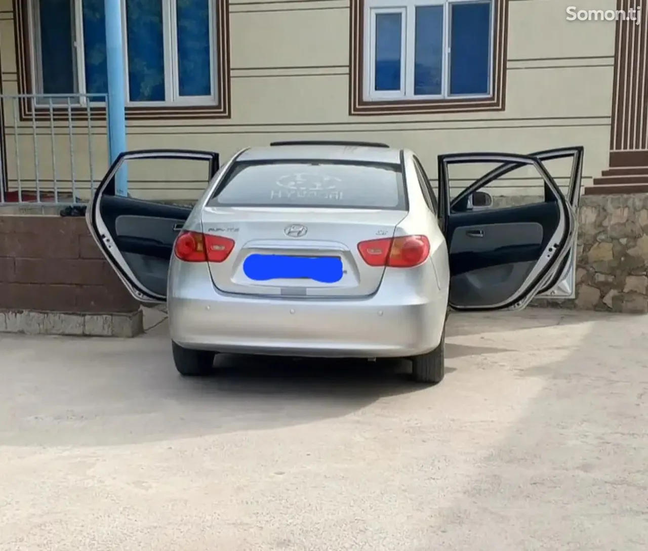 Hyundai Avante 2009 · 1.6 AT