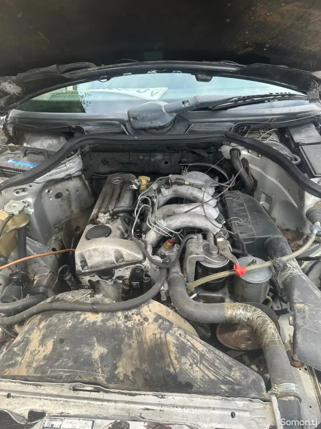 Mercedes-Benz W124 1987 · 2.0 MT