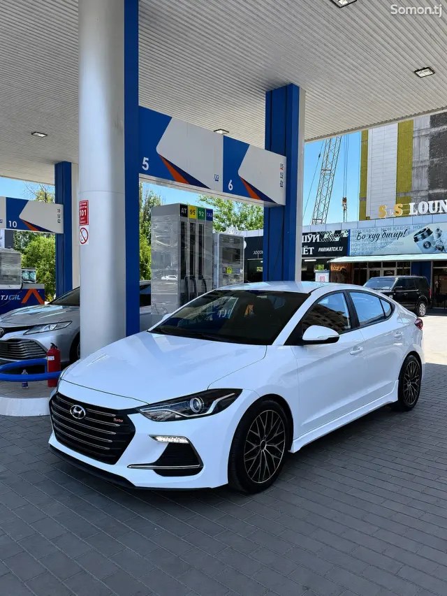 Hyundai Avante 2016 · 1.6 AT