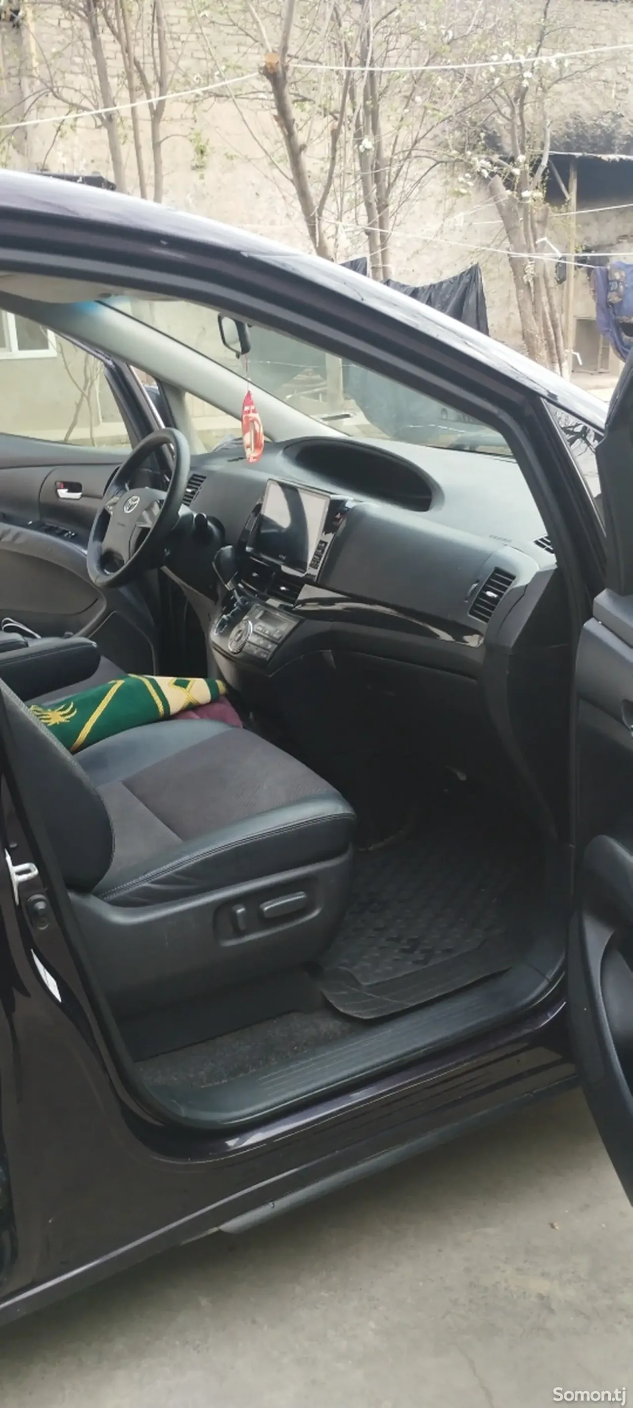 Toyota Estima 2014 · 2.4 CVT