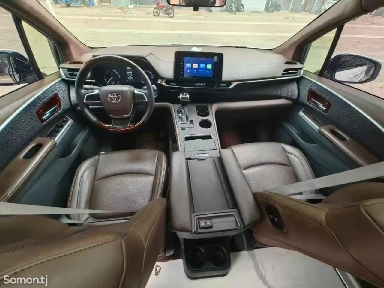 Toyota Granvia 2023 · 2.5 AT
