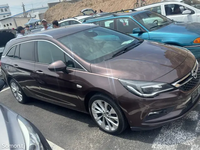 Opel Astra K 2016 · 1.6 AT