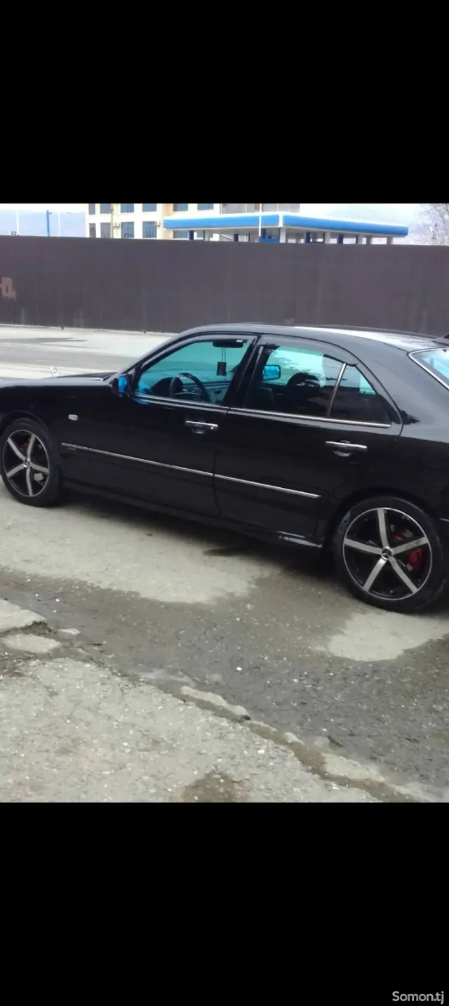 Mercedes-Benz E class 1997 · 2.0 AT
