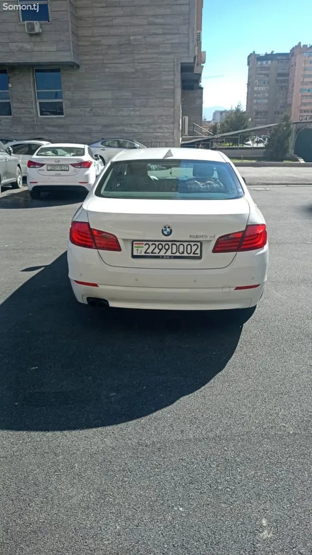 BMW M5 2011 · 2.0 AT