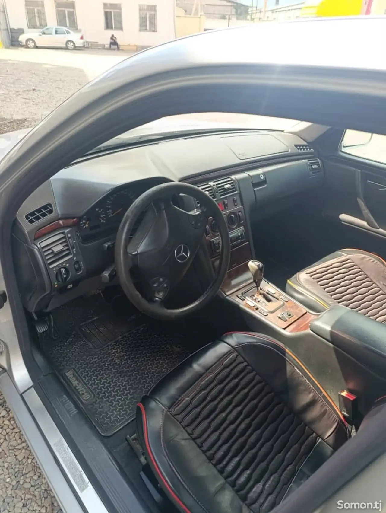 Mercedes-Benz E class 2000 · 2.2 AT