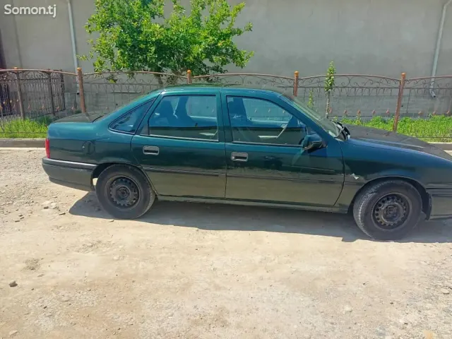 Opel Vectra A 1995 · 1.6 MT