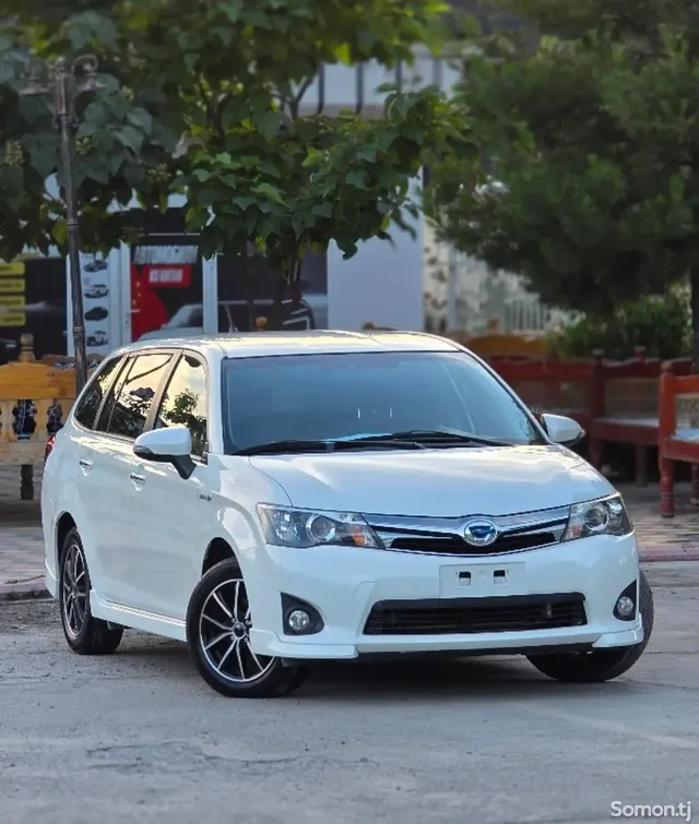 Toyota Fielder 2014 · 1.5 AT