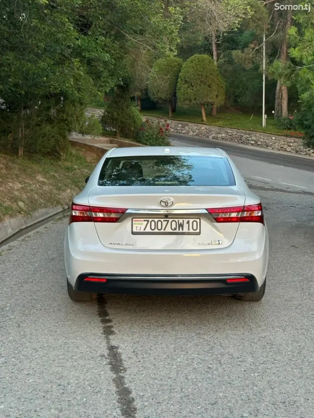 Toyota Avalon 2018 · 2.5 AT