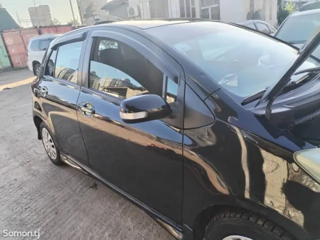 Toyota Vitz 2009 · 1.5 AT