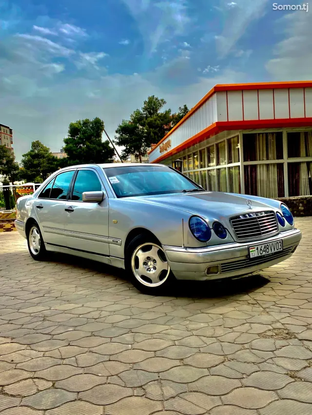Mercedes-Benz E class 1998 · 2.3 MT