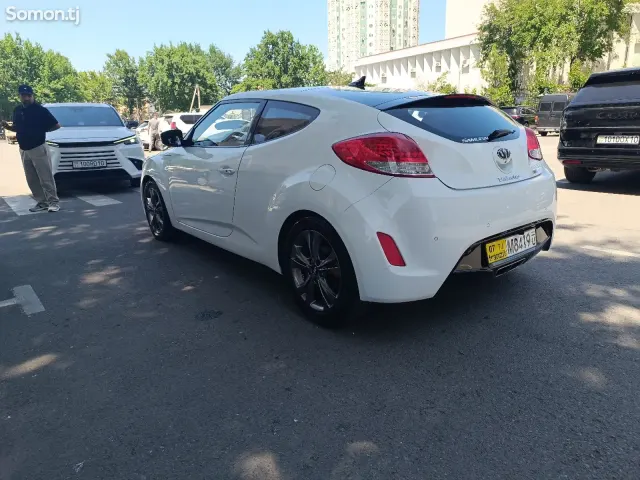 Hyundai Veloster 2013 · 1.6 AT