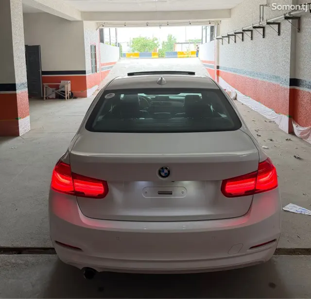 BMW 3 series 2016 · 2.0 AT