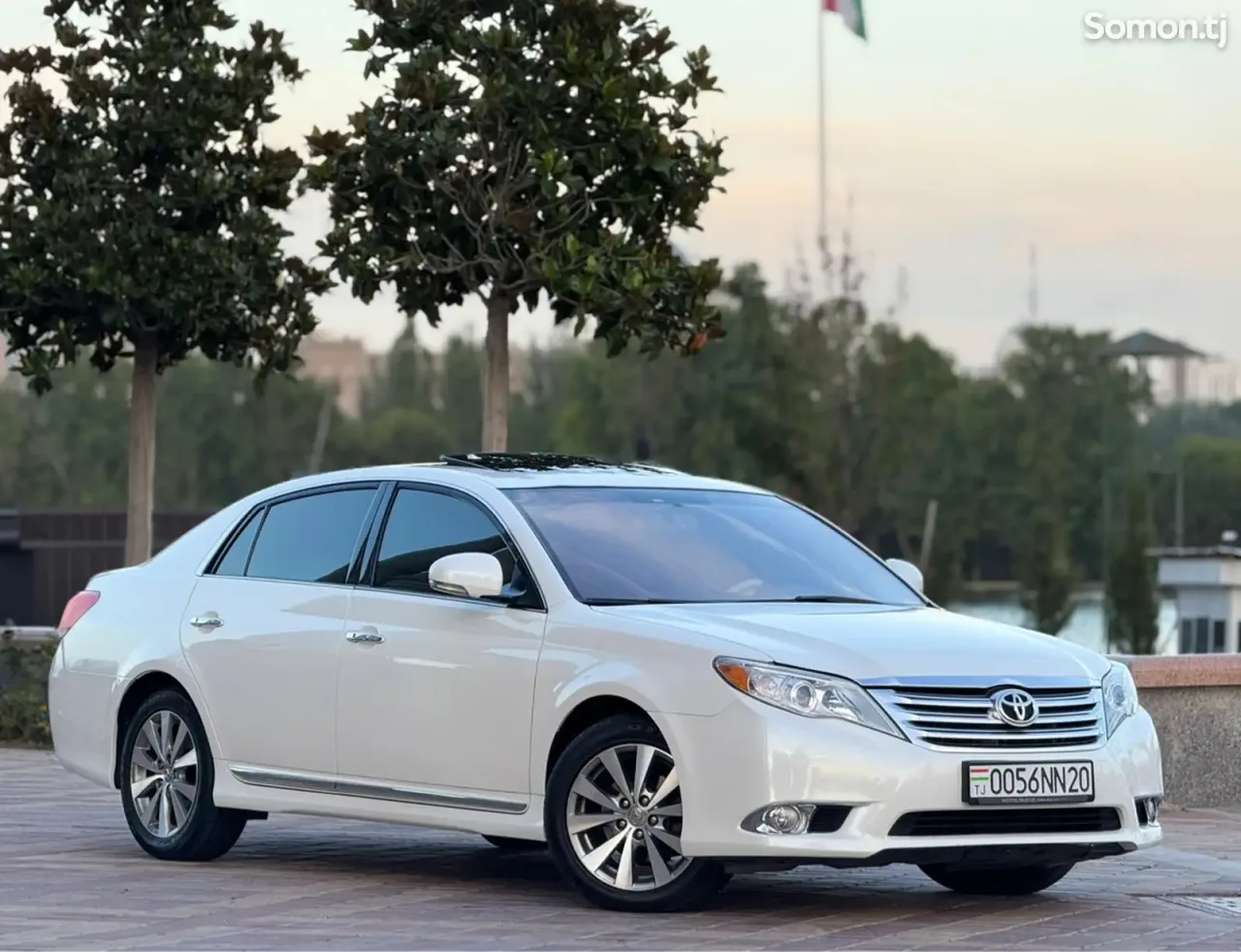 Toyota Avalon 2010 · 3.5 AT