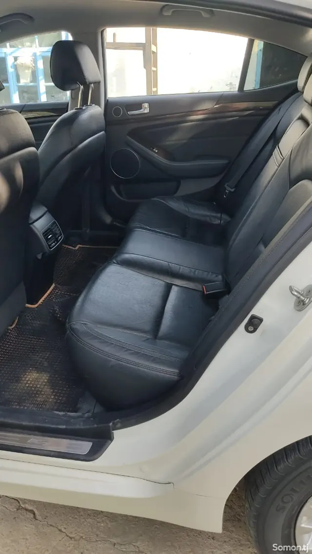 Kia K7 2014 · 3.0 AT
