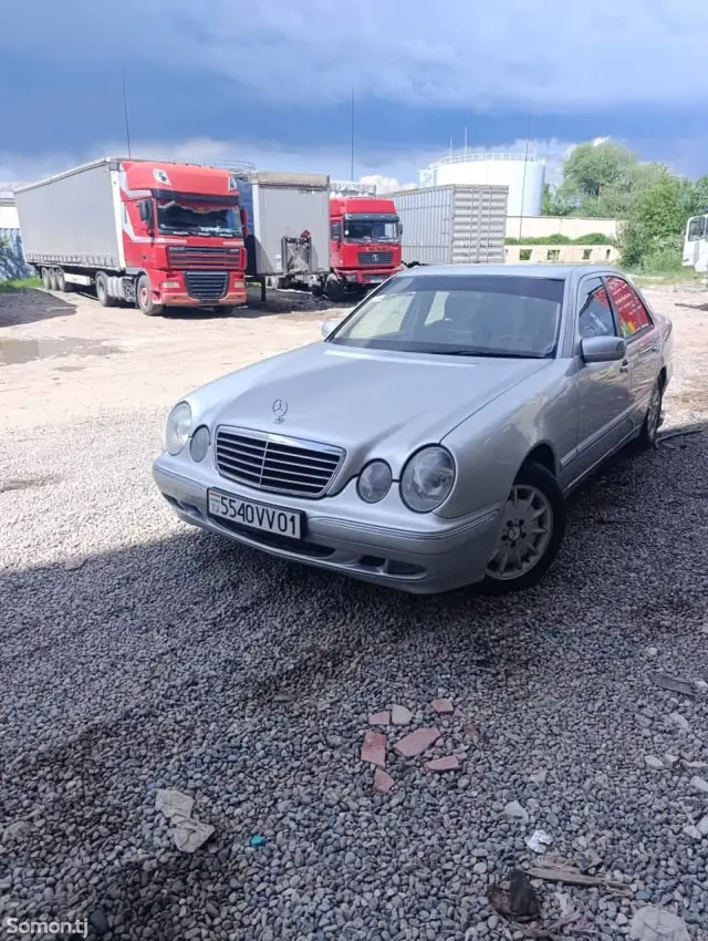 Mercedes-Benz E class 2000 · 2.2 AT