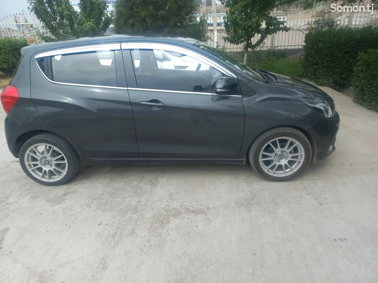 Chevrolet Spark 2016 · 1.1 AT