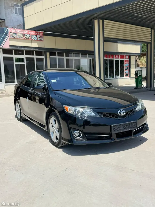 Toyota Camry 2012 · 3.5 AT