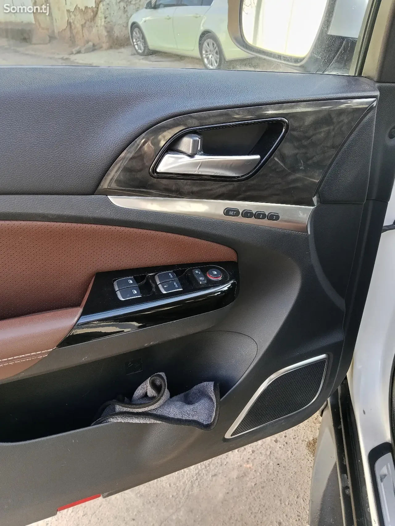 BYD Tang 2015 · 2.0 AMT