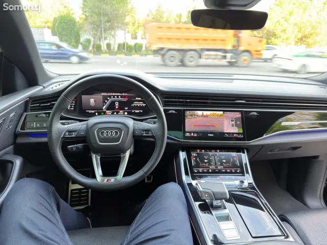 Audi Q8 2024 · 4.0 AT