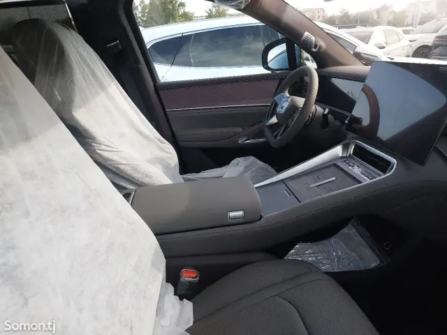 BYD Denza D9 2025 · 3.0 AMT