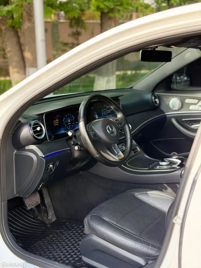 Mercedes-Benz E class 2018 · 3.0 AT