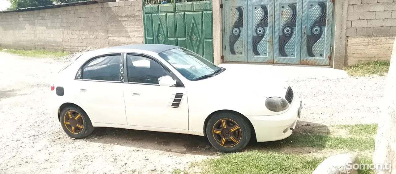 Daewoo Lanos 1997 · 1.5 MT