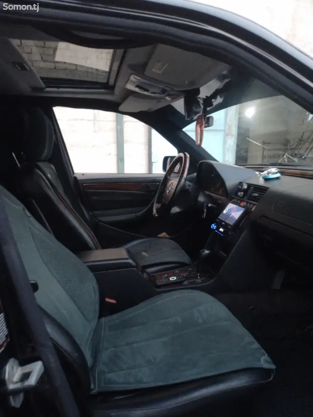 Mercedes-Benz C class 2000 · 2.8 AT