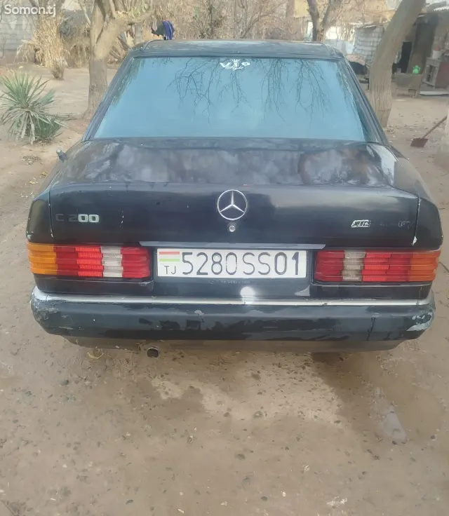 Mercedes-Benz W124 1989 · 1.8 MT