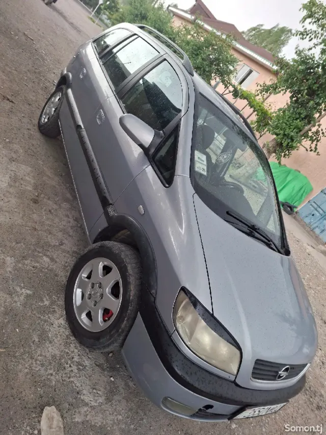 Opel Zafira 2002 · 1.8 MT