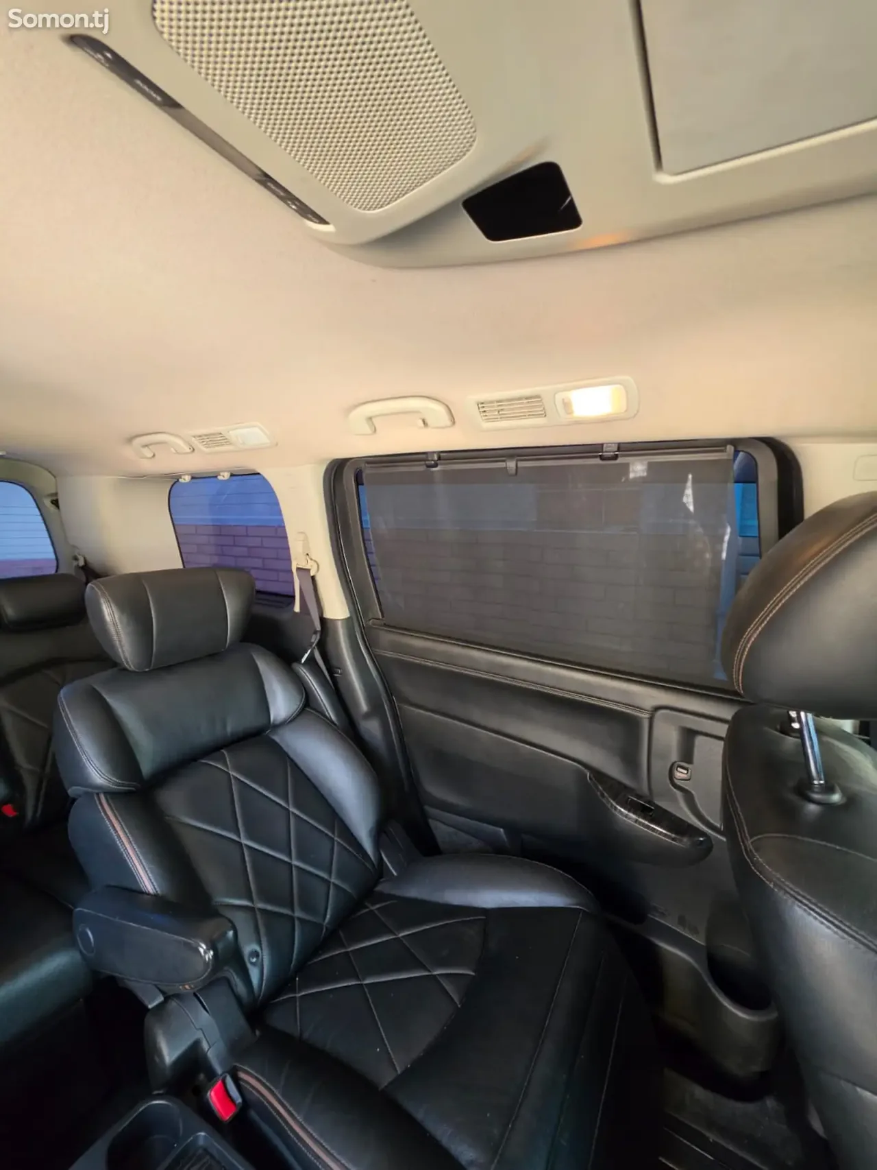 Nissan Elgrand 2014 · 2.5 AT