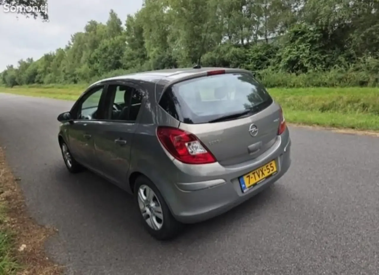 Opel Corsa 2014 · 1.3 MT