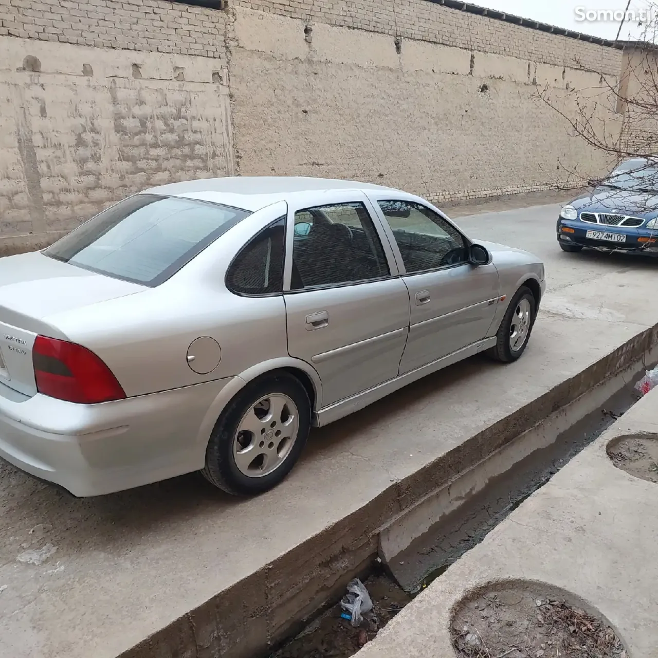 Opel Vectra B 2000 · 1.6 MT